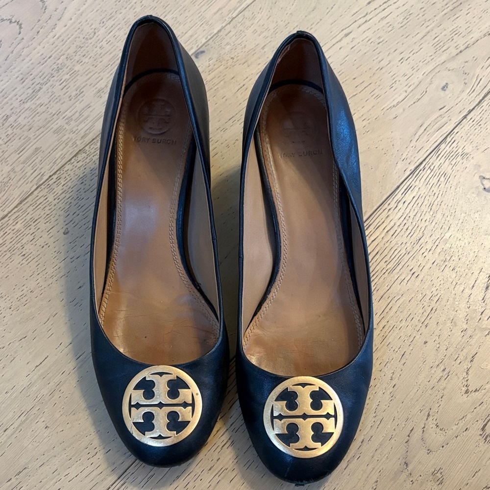 Tory Burch Black Leather Flats with Gold Logo Medallion